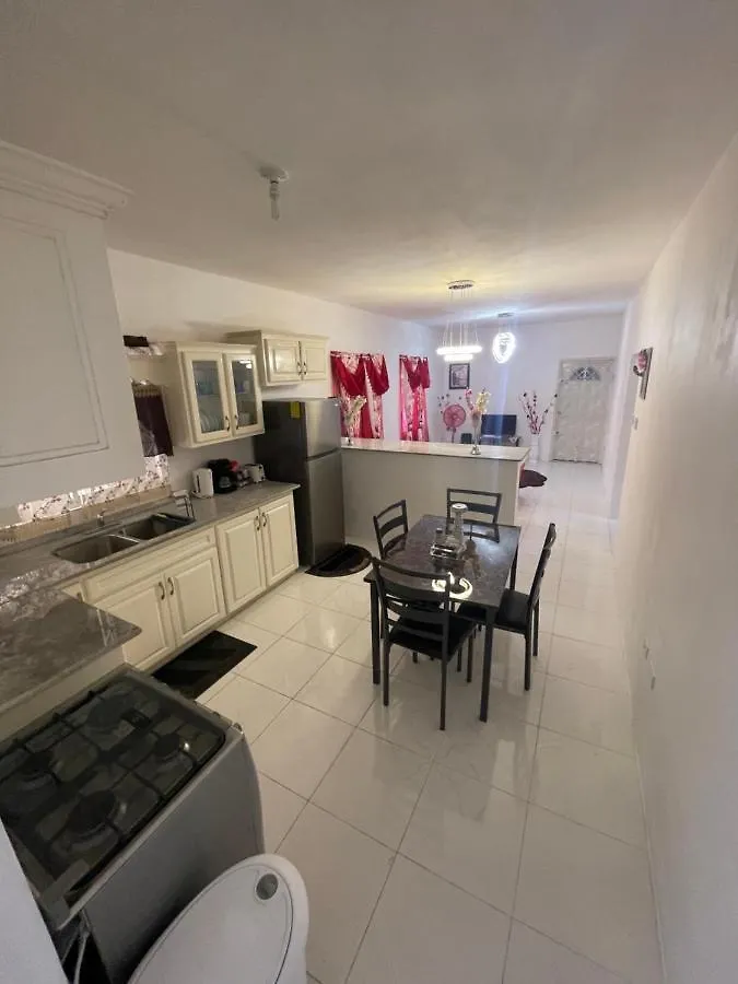 Mount Royal Estate Cozy Comfort Portmore Holiday home